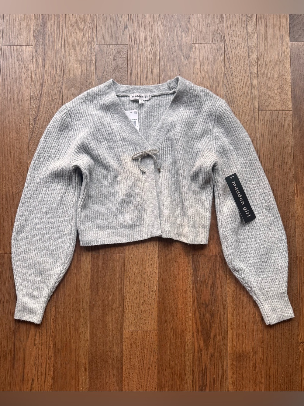 Madden Girl Light Gray Cropped Bow Detail V-Neck Cardigan - Picture 2 of 9